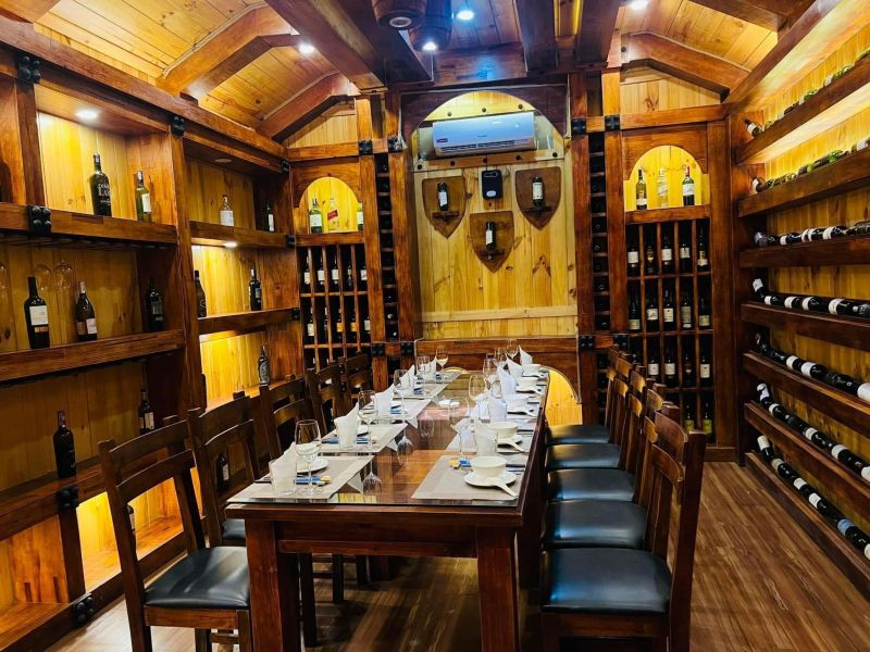 Nhà hàng hầm rượu Sao Biển