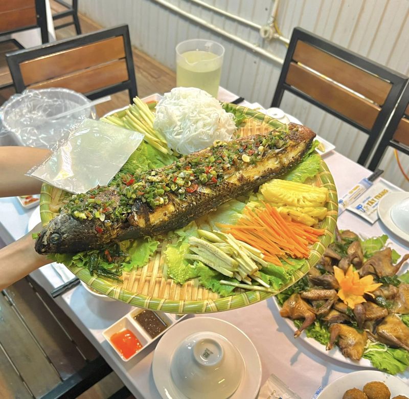 Nhà Hàng Tây Trang Food