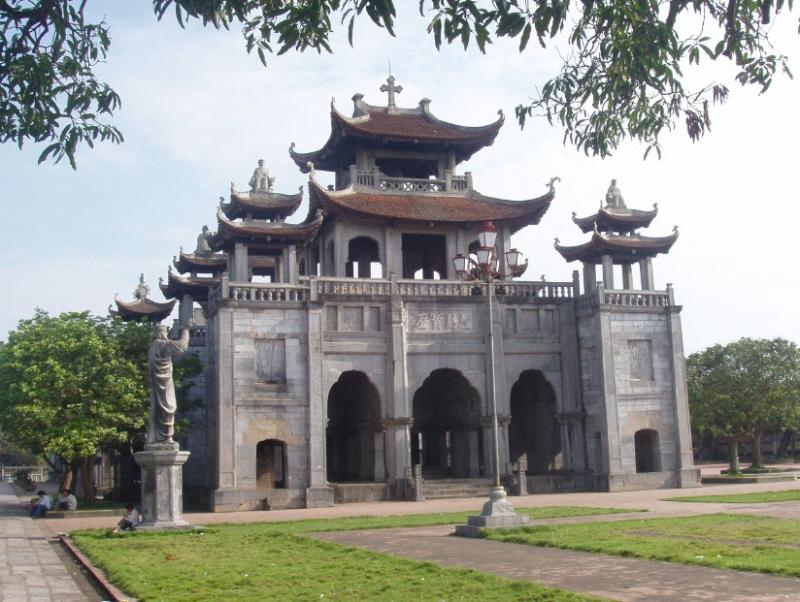 Nhà thờ Đá Phát Diệm - nhà thờ cổ Ninh Bình