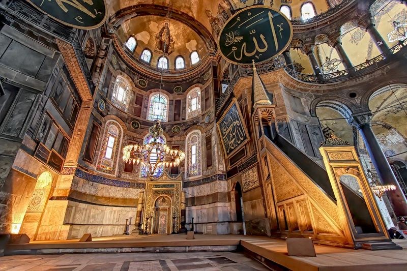 Nhà thờ Hagia Sophia là nơi hội tụ của nhiều nền văn minh