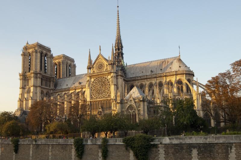 Nhà thờ Đức Bà Paris, một công trình kiến trúc tiêu biểu theo phong cách Gothic