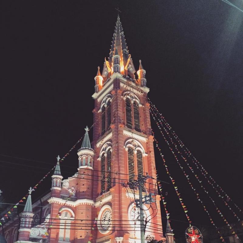 Nhà thờ Tân Định lúc về đêm.
