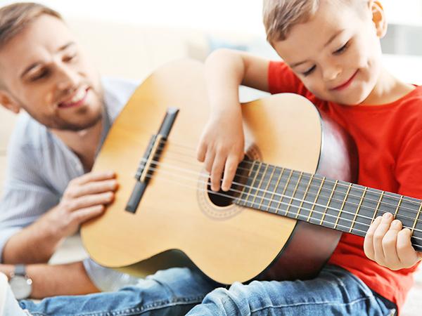 Trẻ có đam mê với âm nhạc hoặc biết chơi một loại nhạc cụ thường học giỏi hơn những em khác