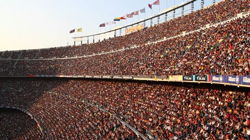 Sân Camp Nou trật kín khán giả