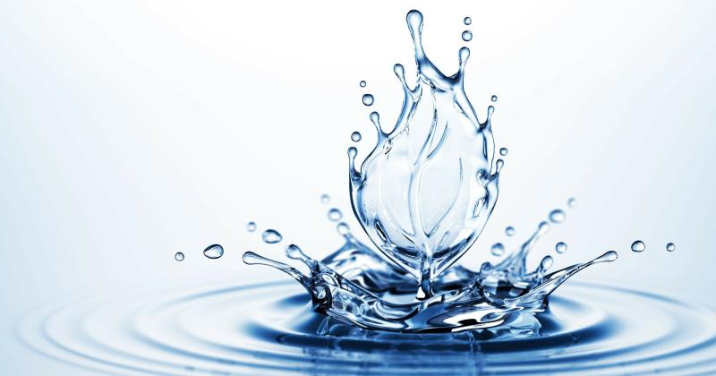 Bổ sung nước cho cơ thể giúp da được trẻ hóa, môi căng mọng là uống nước lọc mỗi ngày