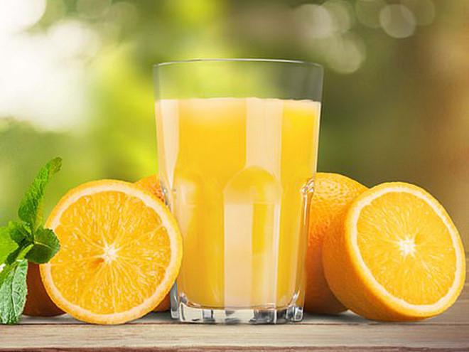 Nước cam có tác dụng ngăn ngừa loãng xương hiệu quả