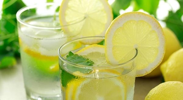 Nước chanh rất giàu vitamin C và khoáng chất