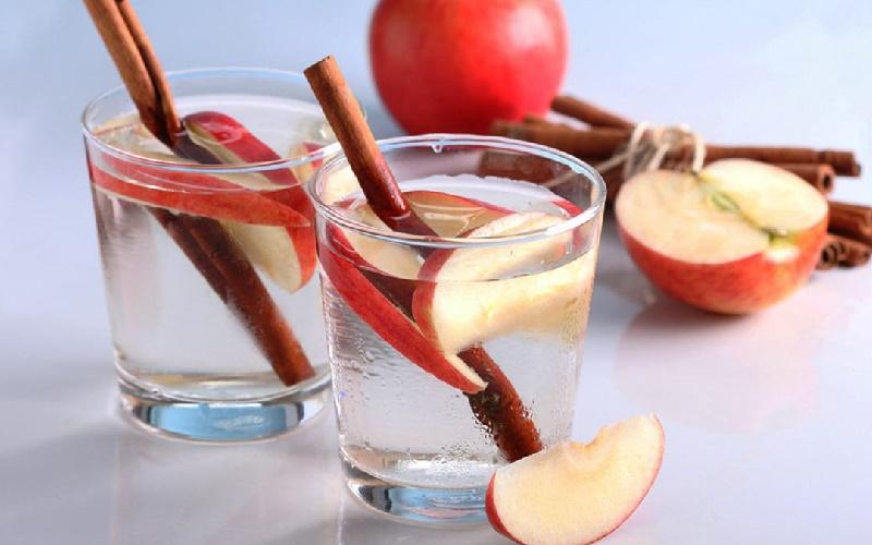 Thức uống sử dụng hai nguyên liệu táo và quế được xem là một loại nước uống giảm cân hiệu quả