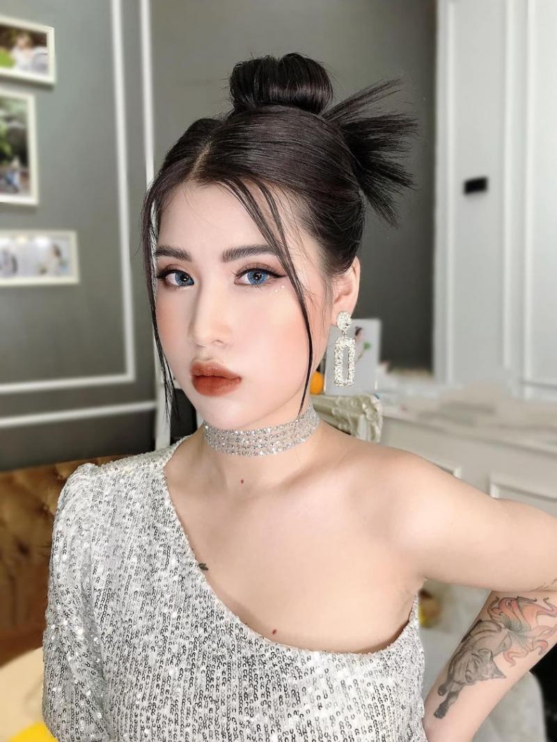 Oanh Uông Makeup Acadamy