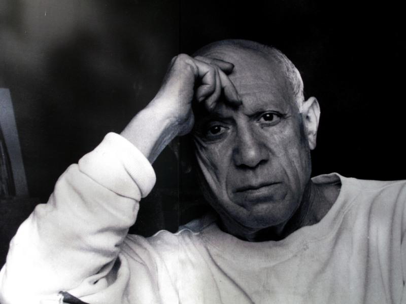 Pablo Ruiz Picasso là một họa sĩ, nhà điêu khắc người Tây Ban Nha.