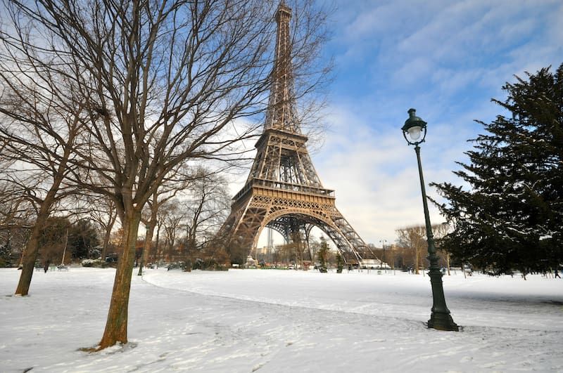 Paris mang vẻ đẹp mùa đông ngoạt ngào