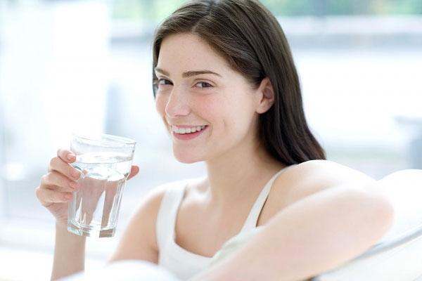 Uống 1,5 - 2 lít nước mỗi ngày
