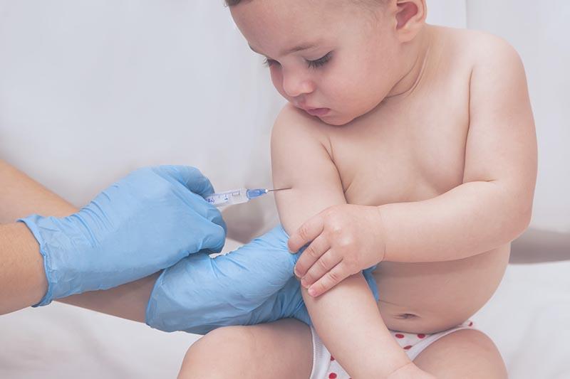 Tiêm vắc xin phế cầu khuẩn liên hợp (Vắc-xin Prevenar 13) cho bé