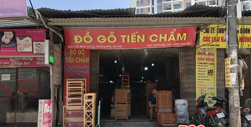Phố bán đồ gỗ ở đường Định Công