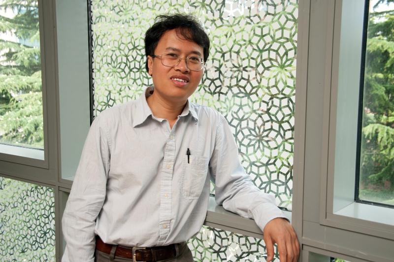 Phó Giáo sư Lê Hoàng Sơn