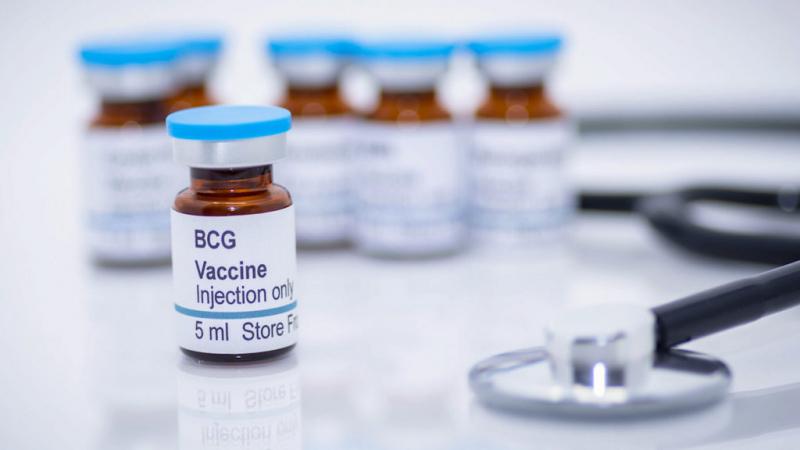 Tiêm vắc xin phòng lao (BCG) cho trẻ