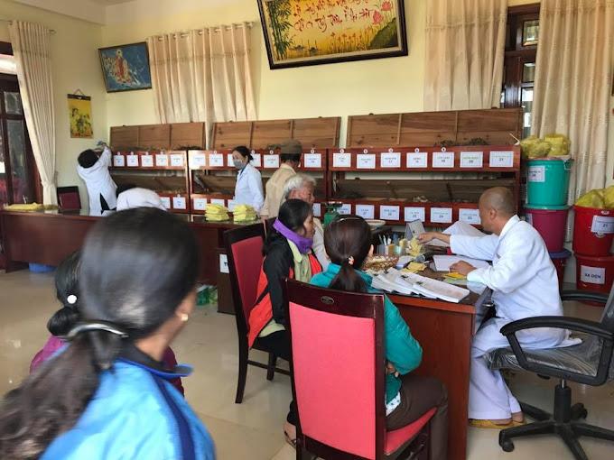 Phòng chẩn trị y học cổ truyền từ thiện Tuệ Tĩnh Đường Linh Quang