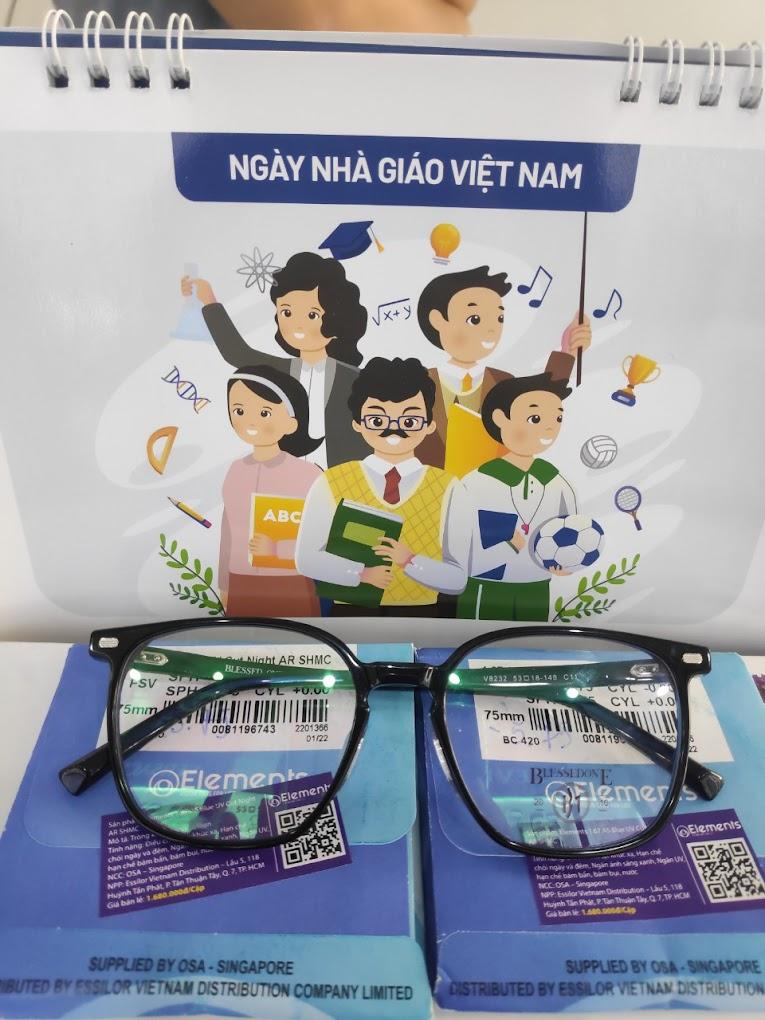 Kính mắt tại phòng khám mắt bác sĩ Nguyễn Thị Thuý