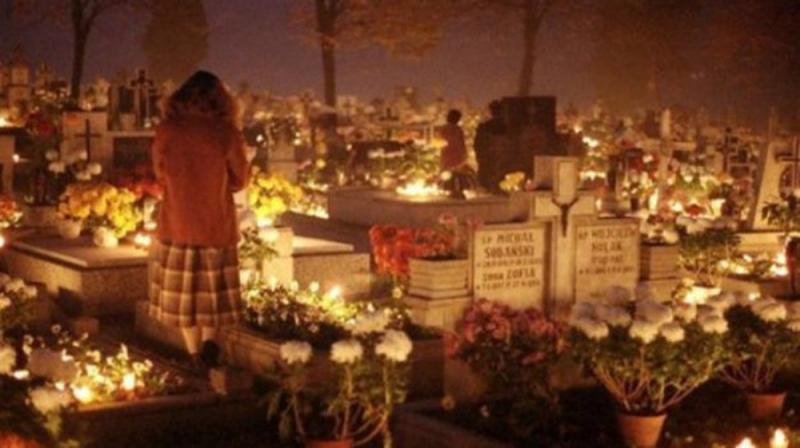 Phong tục đón năm mới kỳ lạ ở bên mộ người thân trong nghĩa trang của người Chille