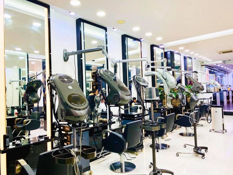 Phong Vân Hair & Beauty Salon