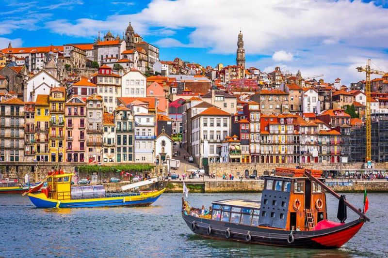 Porto là một thành phố càng xinh đẹp của đất nước Bồ Đào Nha