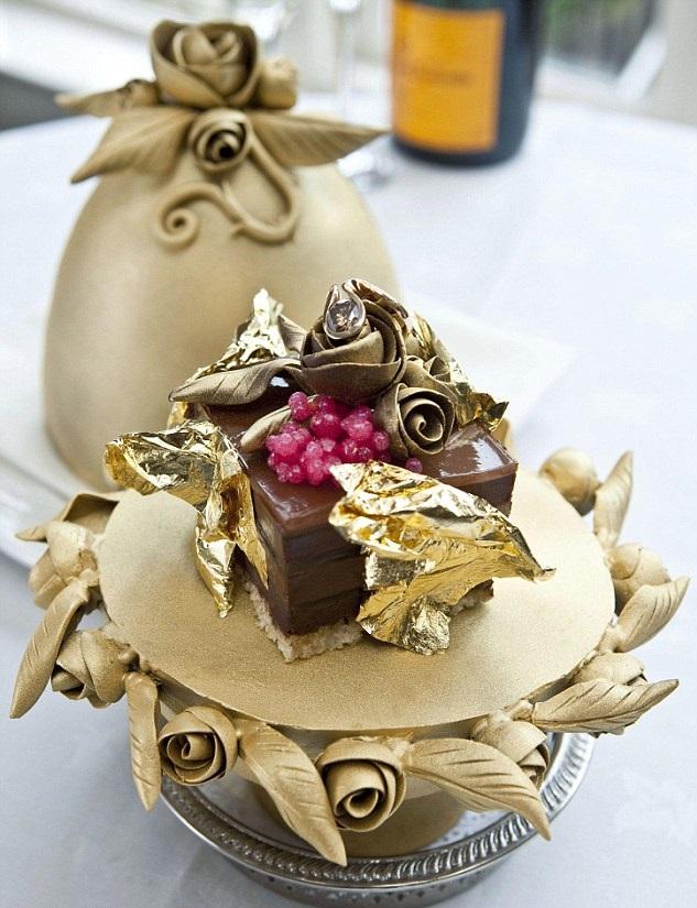 Pudding sô cô la Faberge