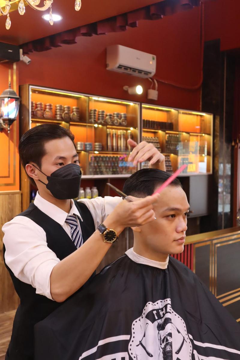Top 9 Tiệm cắt tóc nam đẹp và chất lượng nhất quận Tân Bình TP HCM   ALONGWALKER