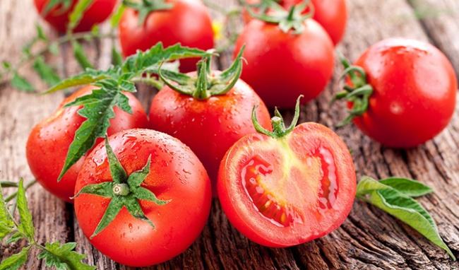 Quả cà chua giúp ngăn ngừa tia cực tím và chống ăn mòn da