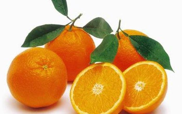 Cam có chứa rất nhiều vitamin C cùng chất xơ tốt cho da và đôi mắt.
