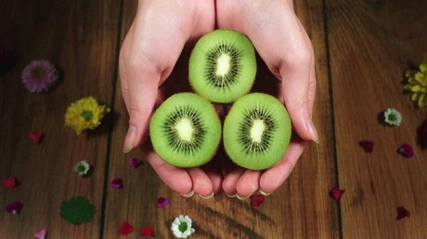 Quả kiwi không chỉ tốt cho sức khoẻ mà còn rất được ưa chuộng trong việc làm đẹp