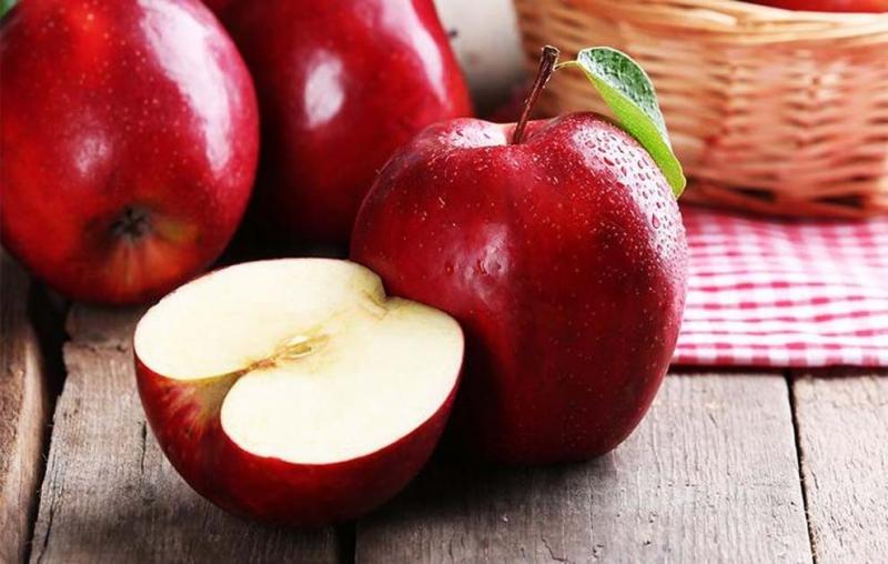 Mỗi quả táo chứ 4,4g chất xơ giúp tránh táo bón, bệnh trĩ