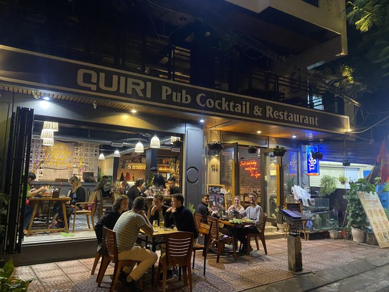 Quiri Pub Cocktail & Restaurant