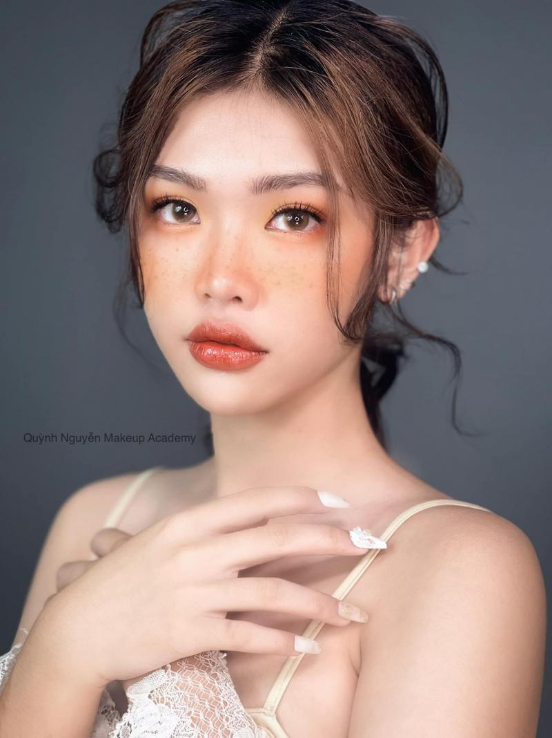 Quỳnh Nguyễn Makeup Academy