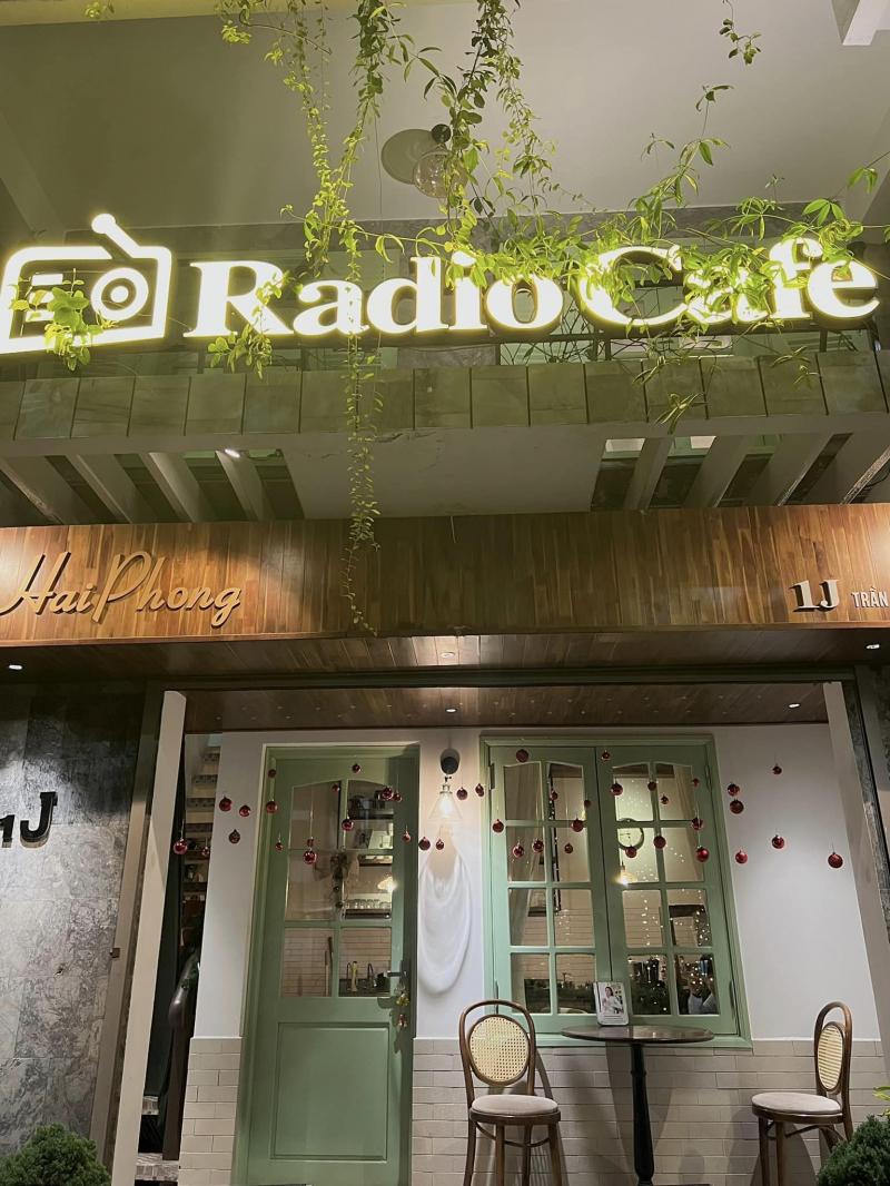 Radio Cafe & Drinks