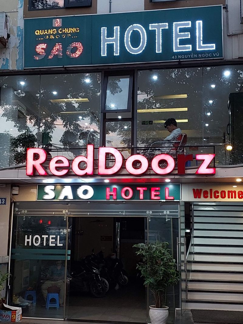 RedDoorz Sao Hotel
