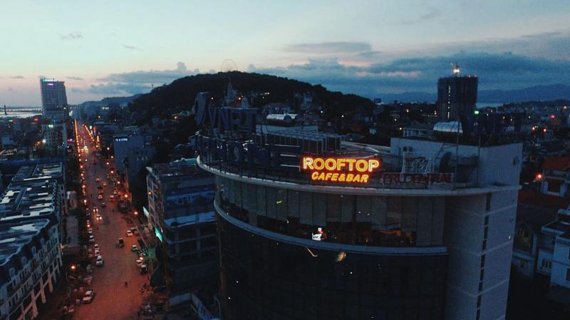 Rooftop Cafe & Bar