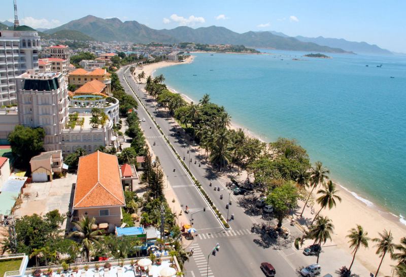 Bờ biển Nha Trang - Sài Gòn