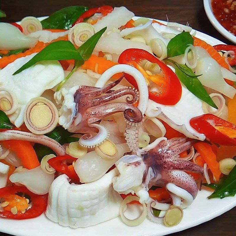 Salad mực sả kiệu