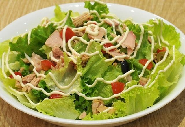 Salad thịt nguội