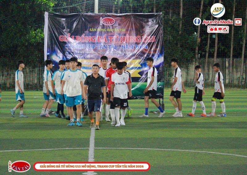 Sân bóng đá nhân tạo Tấn Tài -  AyunPa