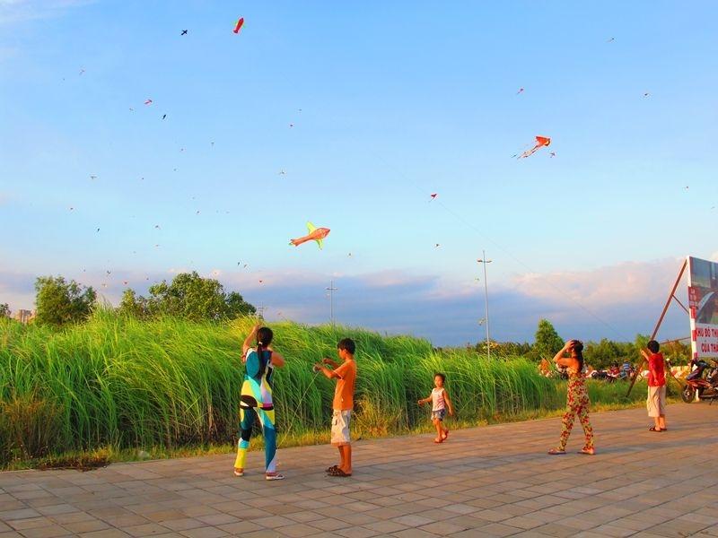 Sân diều huyện Bình Chánh buổi chiều lộng gió