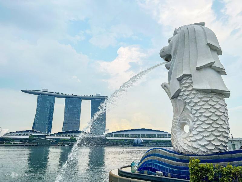Tính đến tháng 1/2021, mức lương trung bình ở Singapore là 5.783 SGD / tháng