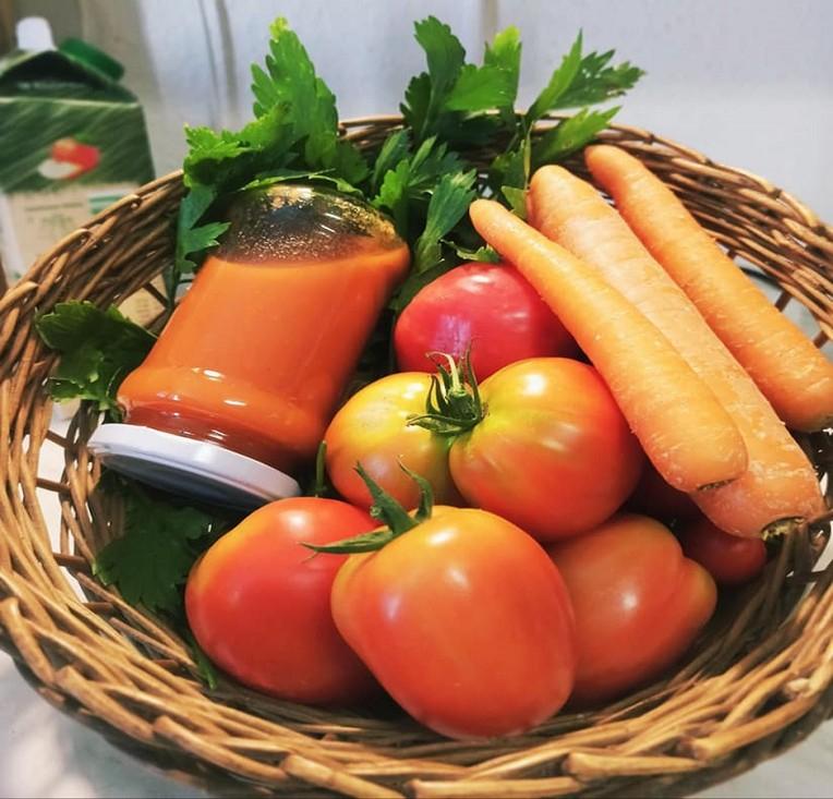 Sinh tố cà chua cà rốt
