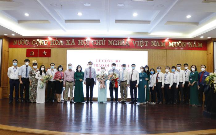 Lễ bổ nhiệm cán bộ lãnh đạo của Sở GD - ĐT TP Hồ Chí Minh - Ảnh: Người lao động