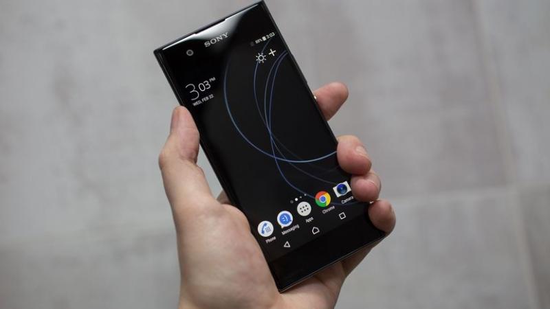 Sony Xperia XA phiên bản màu đen mang lại cảm giác mạnh mẽ,cứng cáp