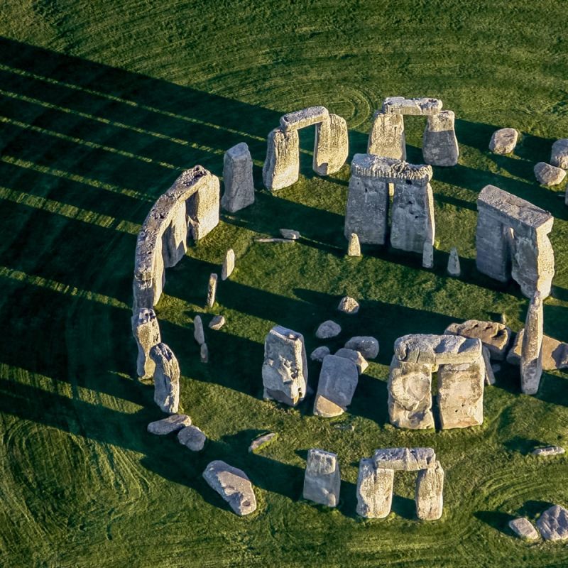 Stonehenge là một trong những điểm du lịch hấp dẫn hàng đầu ở Anh