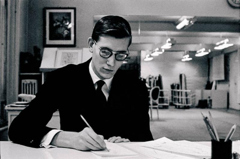 17 tuổi Yves Saint Laurent bắt đầu làm việc cho Christian Dior