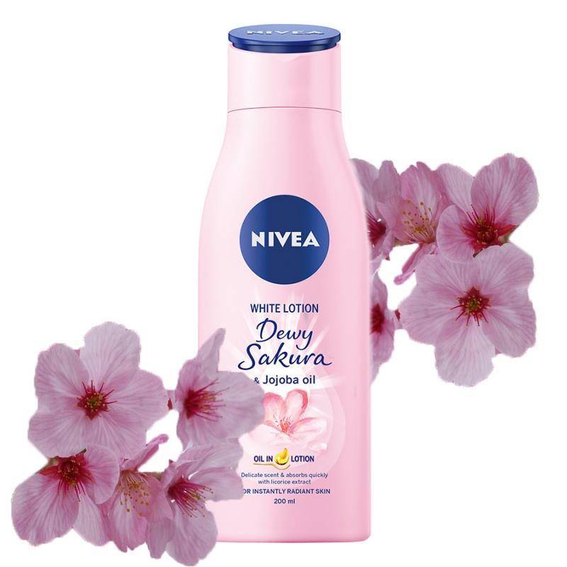 Sữa dưỡng thể dưỡng trắng da Nivea Dewy Sakura (350ml)