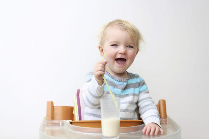 Sữa tươi cho trẻ bị táo bón