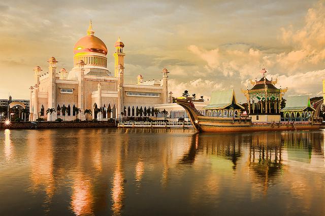 Thánh đường Sultan Omar Ali Saifuddin, Brunei